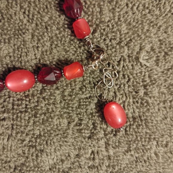 Beaded necklace and bracelet set - Picture 3 of 3